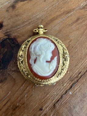 Vintage Max Factor Makeup Setting Powder/Mirror Cameo Compact